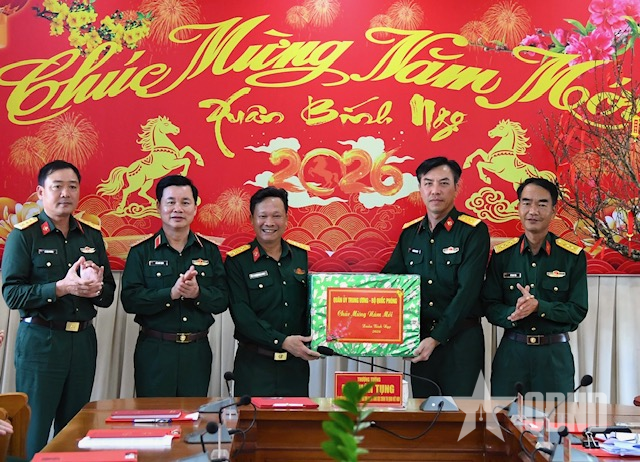 Thượng tướng Đỗ Xuân Tụng kiểm tra, chúc Tết tại tỉnh Đắk Lắk